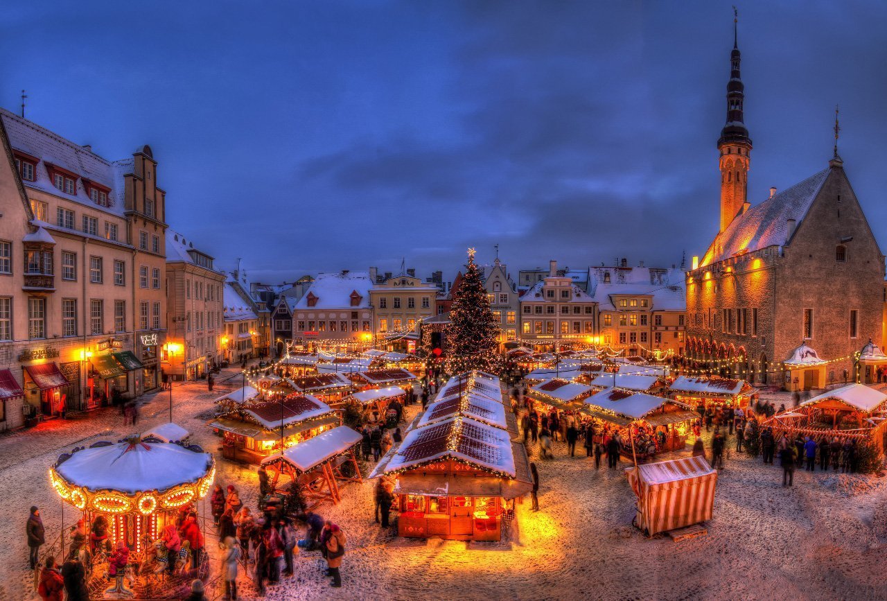 http://ee24.ru/media/articles/uploads/2013/11/29/christmas-old-town-tallinn.jpg