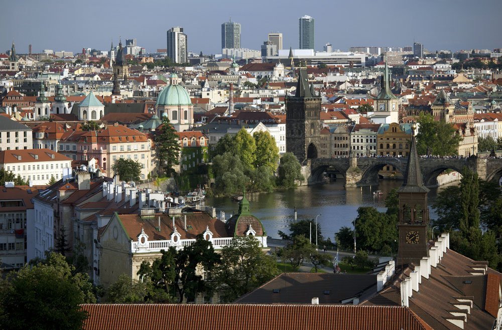 Новостройка в Праге: тихий район, низкие потолки и пиво на балконе | Фотография 4 | ee24