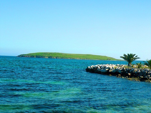 Греческий остров Маленький Лесбос продается за €800 тыс.