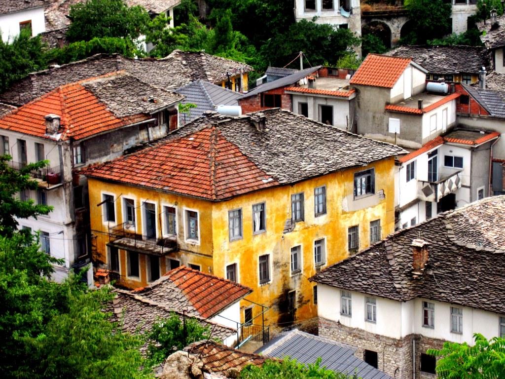 Албания: рынок аренды берут под контроль