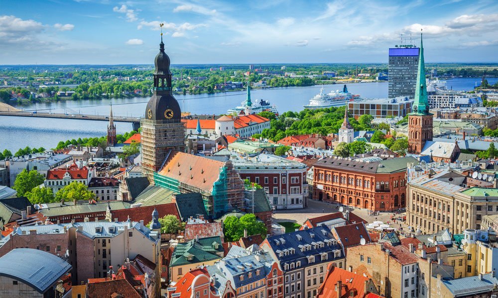 Латвия сделала шаг к запрету ВНЖ для россиян. Мнения экспертов