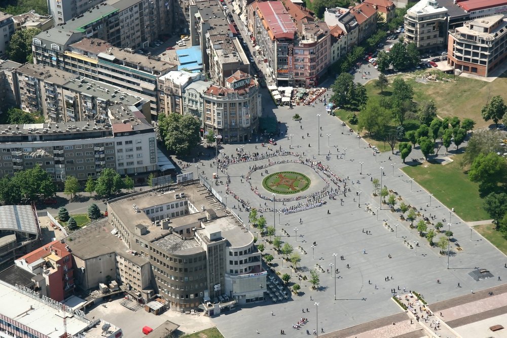 Македония распродает более 100 бизнес-центров