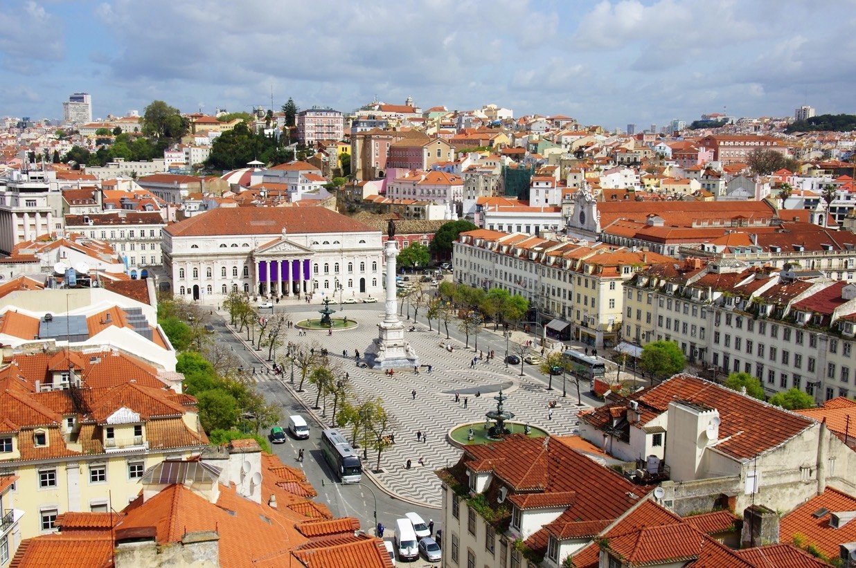 Лиссабон привлекает огромное количество иностранных покупателей
