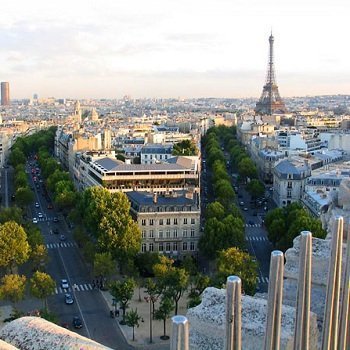 Несмотря на рост продаж, стоимость недвижимости снижается в том числе и в Париже