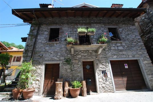 Отдельный дом в Мергоццо