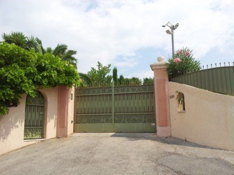 Недвижимость мэра Сорокина в Каннах оценена в €4,4 млн | Фотография 1 | ee24