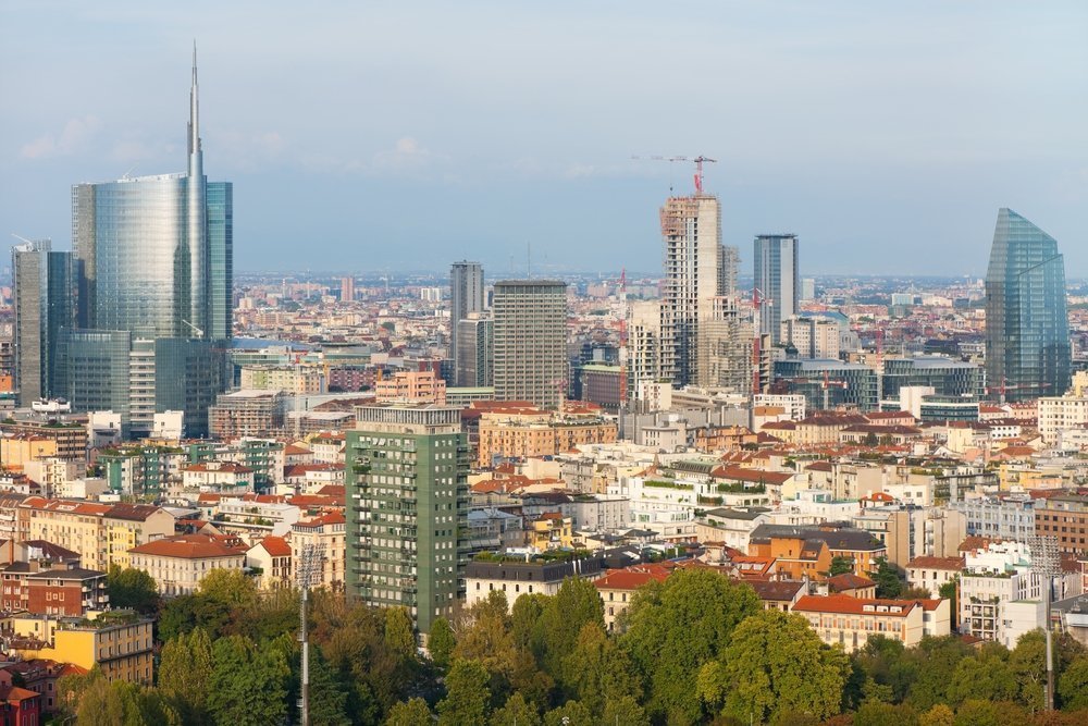 Панорама Милана с небоскребами