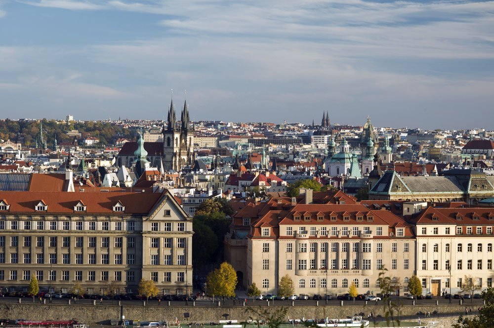 Новостройка в Праге: тихий район, низкие потолки и пиво на балконе | Фотография 1 | ee24