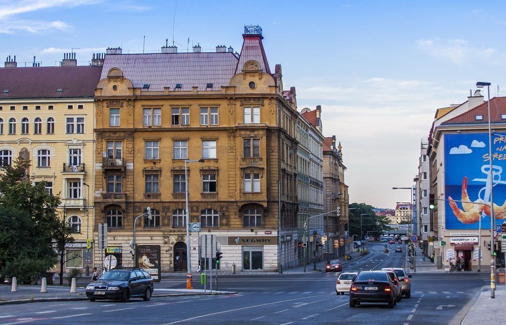 Новостройка в Праге: тихий район, низкие потолки и пиво на балконе | Фотография 2 | ee24