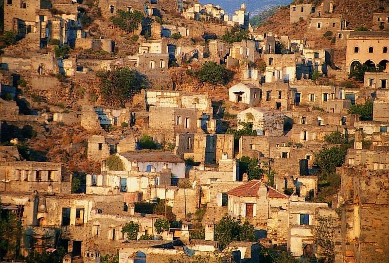 Турция вновь продает город-призрак, откуда выселили греков | Фотография 4 | ee24