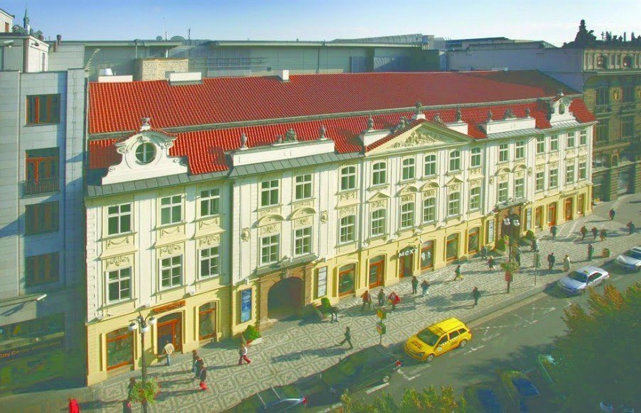 Русские инвесторы купили дорогой Славянский дом в Праге | Фотография 2 | ee24