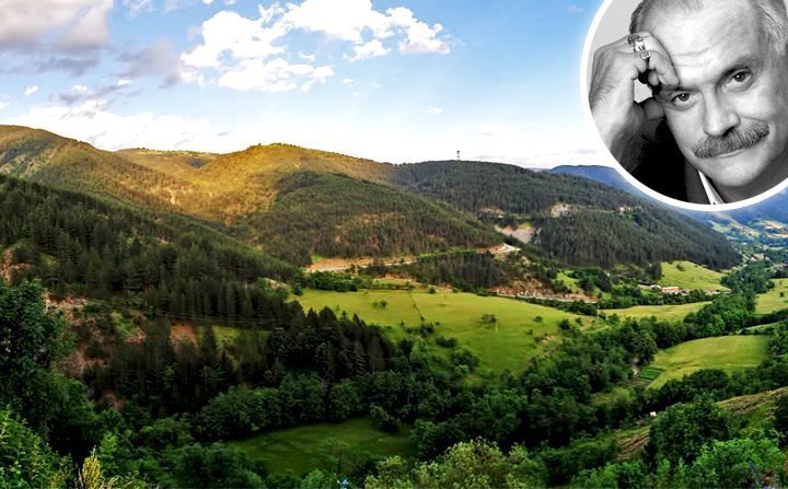 Михалков получил в подарок 6 гектаров земли в Косово