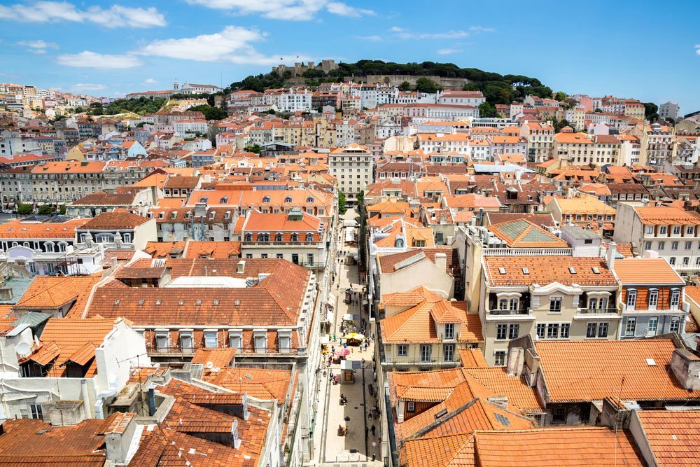В Португалии за полгода выдали 821 ВНЖ инвесторам