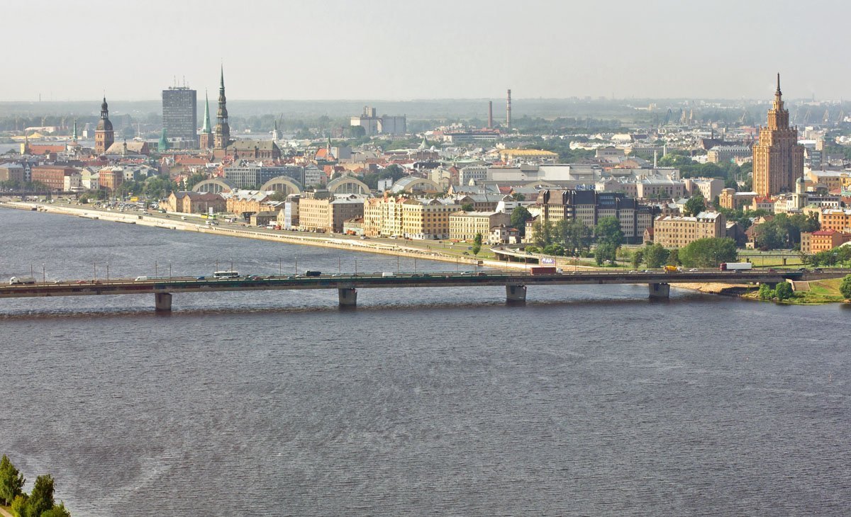 В Латвии предложили выдавать ВНЖ при покупке беспроцентных гособлигаций