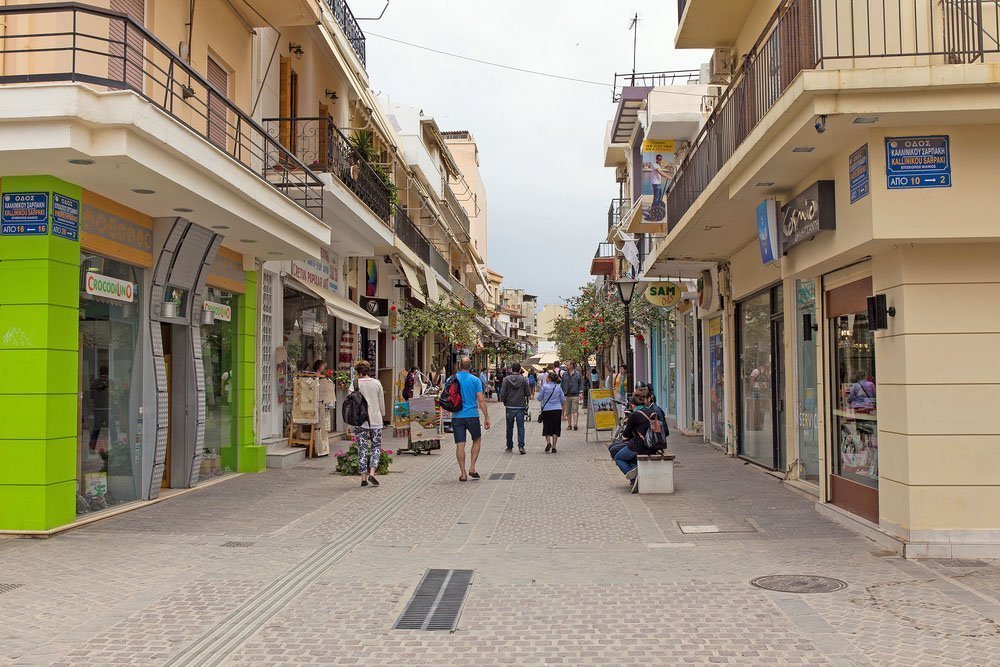 Риелторы-нелегалы заполонили рынок Греции