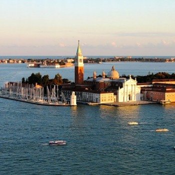 Остров в Венеции выставлен на продажу