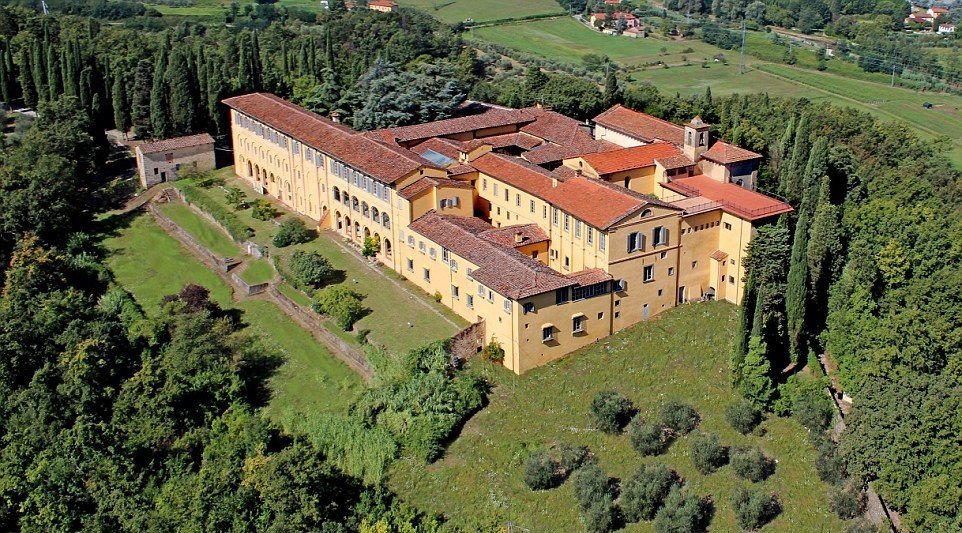 Уйду в монастырь... за €18 млн в Тоскане!