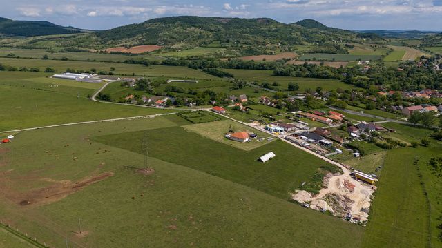 Земельный участок в Тапольца