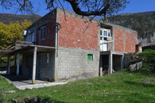 Смежный дом в Тиват