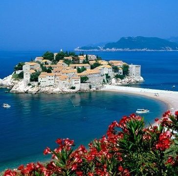 Черногорский остров-отель Свети Стефан открывается после реконструкции 