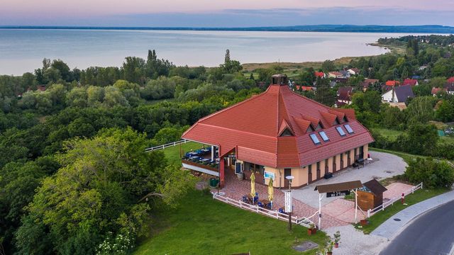 Ресторан / Кафе в Balatongyörök