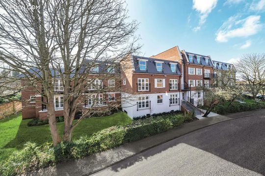 Elmwood Gate in Maidenhead
