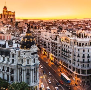 Типичный покупатель жилья в Мадриде — семьянин с высшим образованием